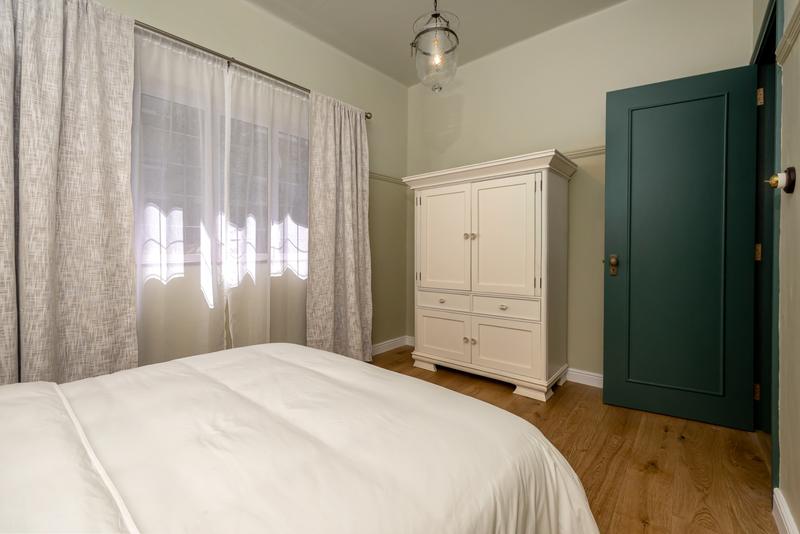 2 Bedroom Property for Sale in Sea Point Western Cape